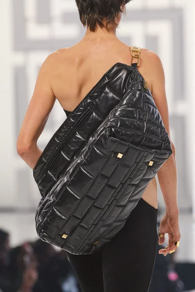 Look 3